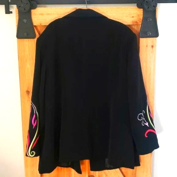 PSALMS: CIV LADIES COLORFULLY EMBROIDERED LUX BLAZER - Picture 8 of 16